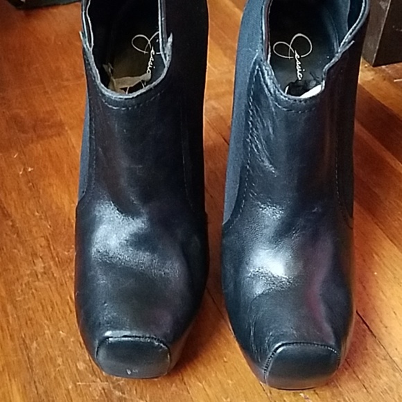 Jessica Simpson high heeled booties - Picture 4 of 5
